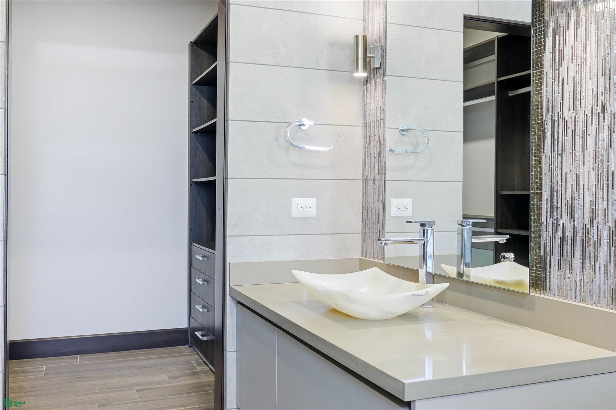 Contemporary Family Residence