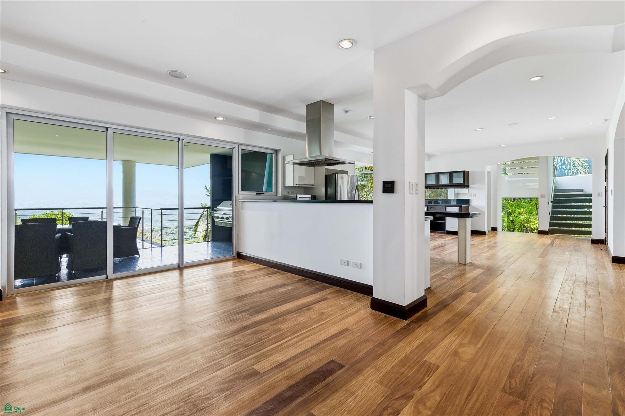 Panoramic Valley Views Retreat