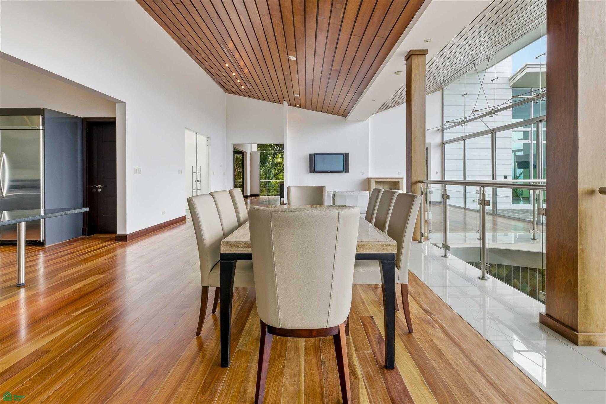 Panoramic Valley Views Retreat