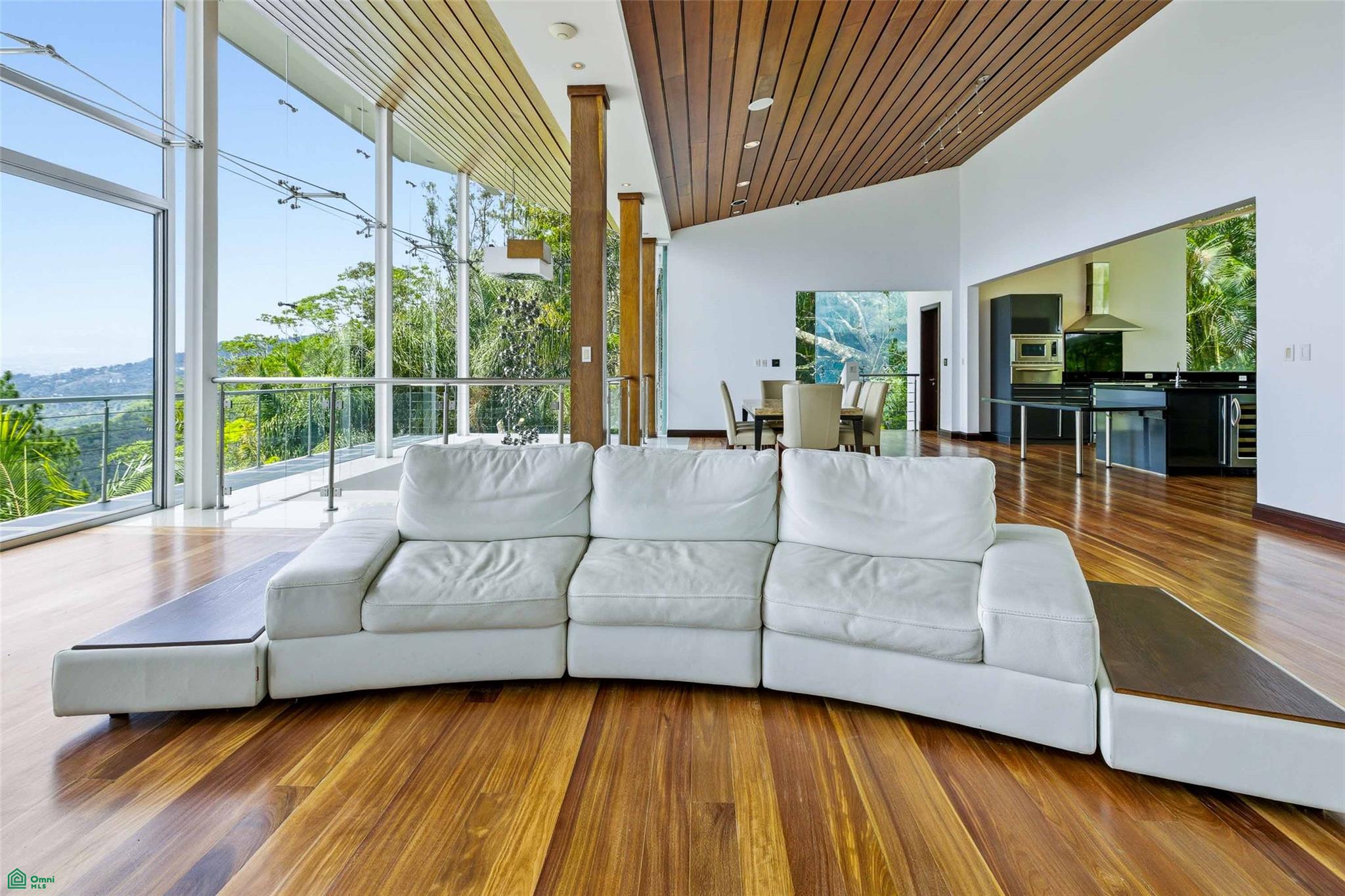 Panoramic Valley Views Retreat