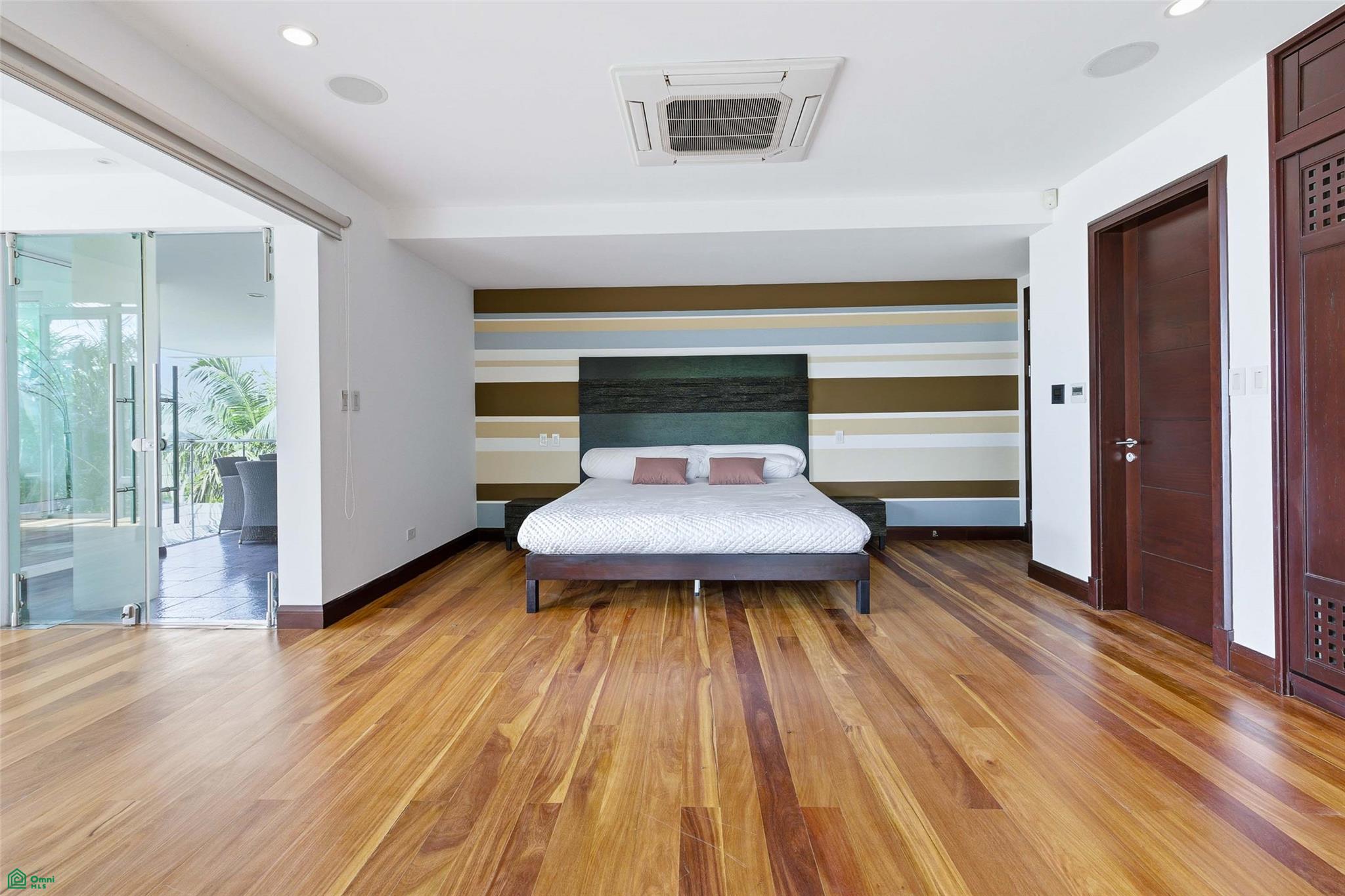 Panoramic Valley Views Retreat