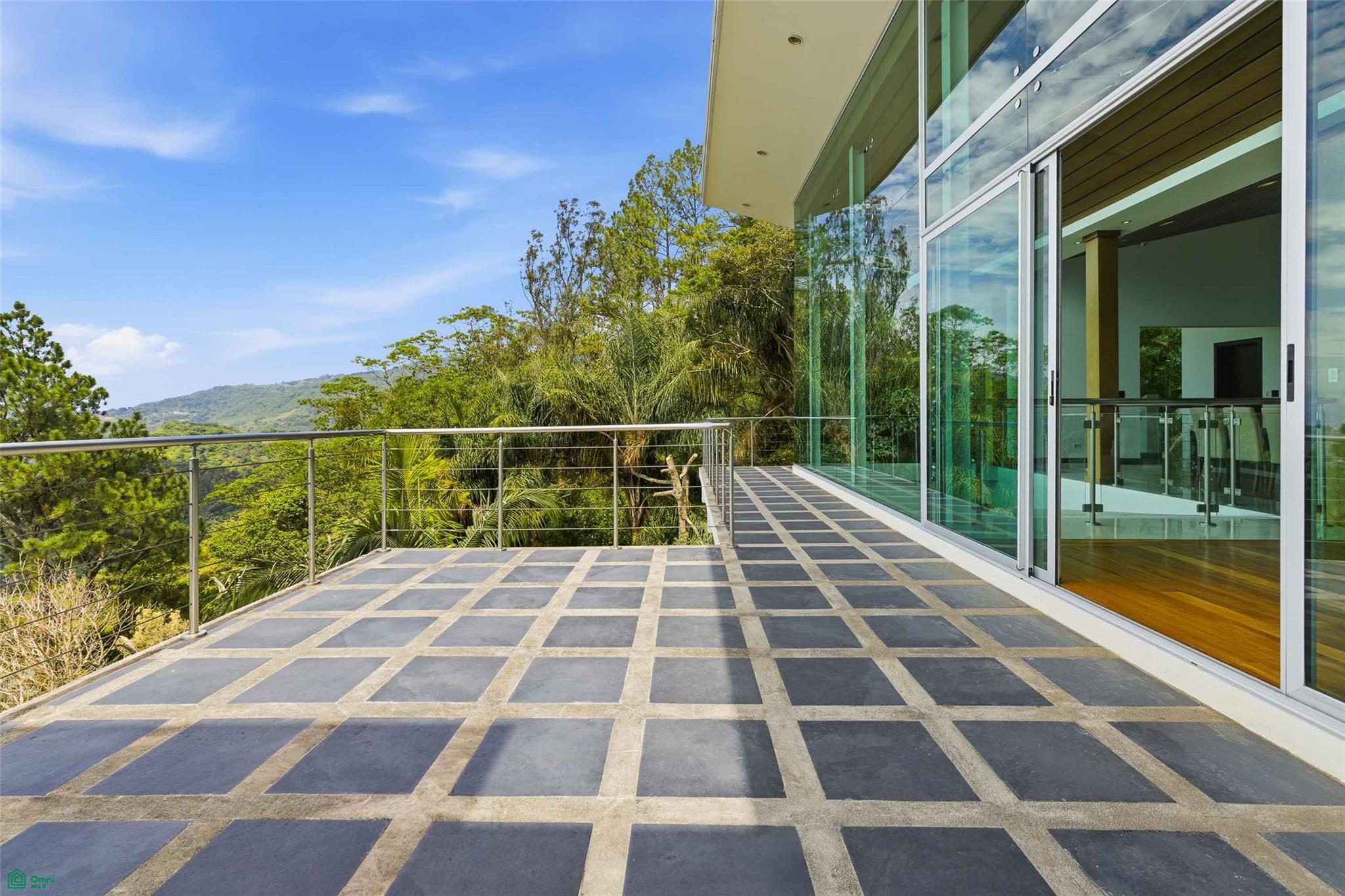 Panoramic Valley Views Retreat