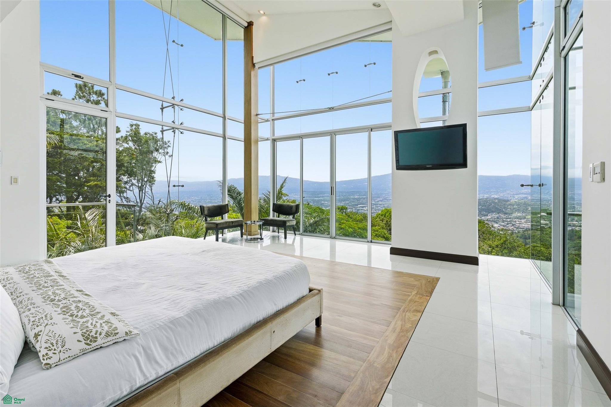 Panoramic Valley Views Retreat
