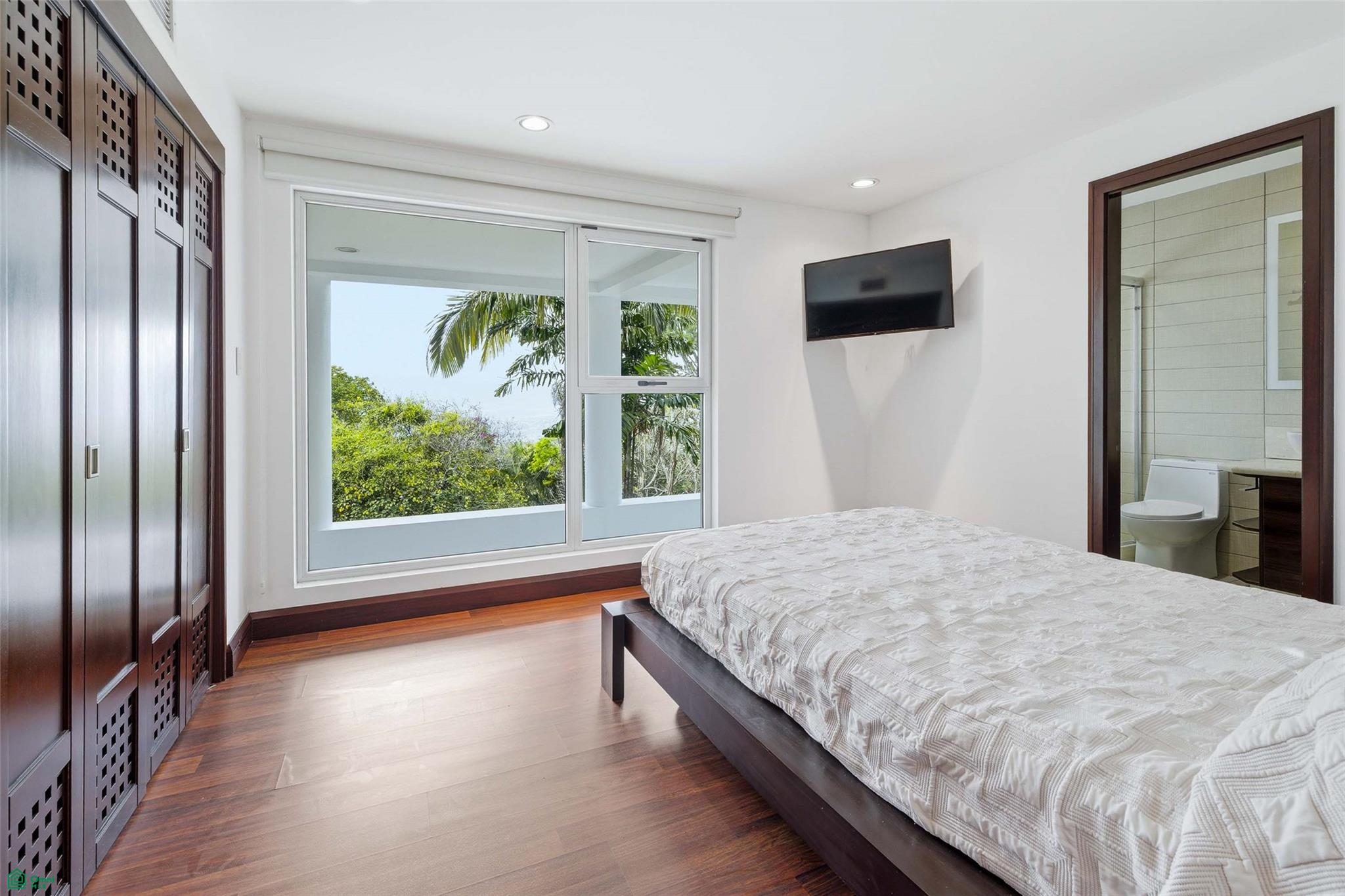 Panoramic Valley Views Retreat