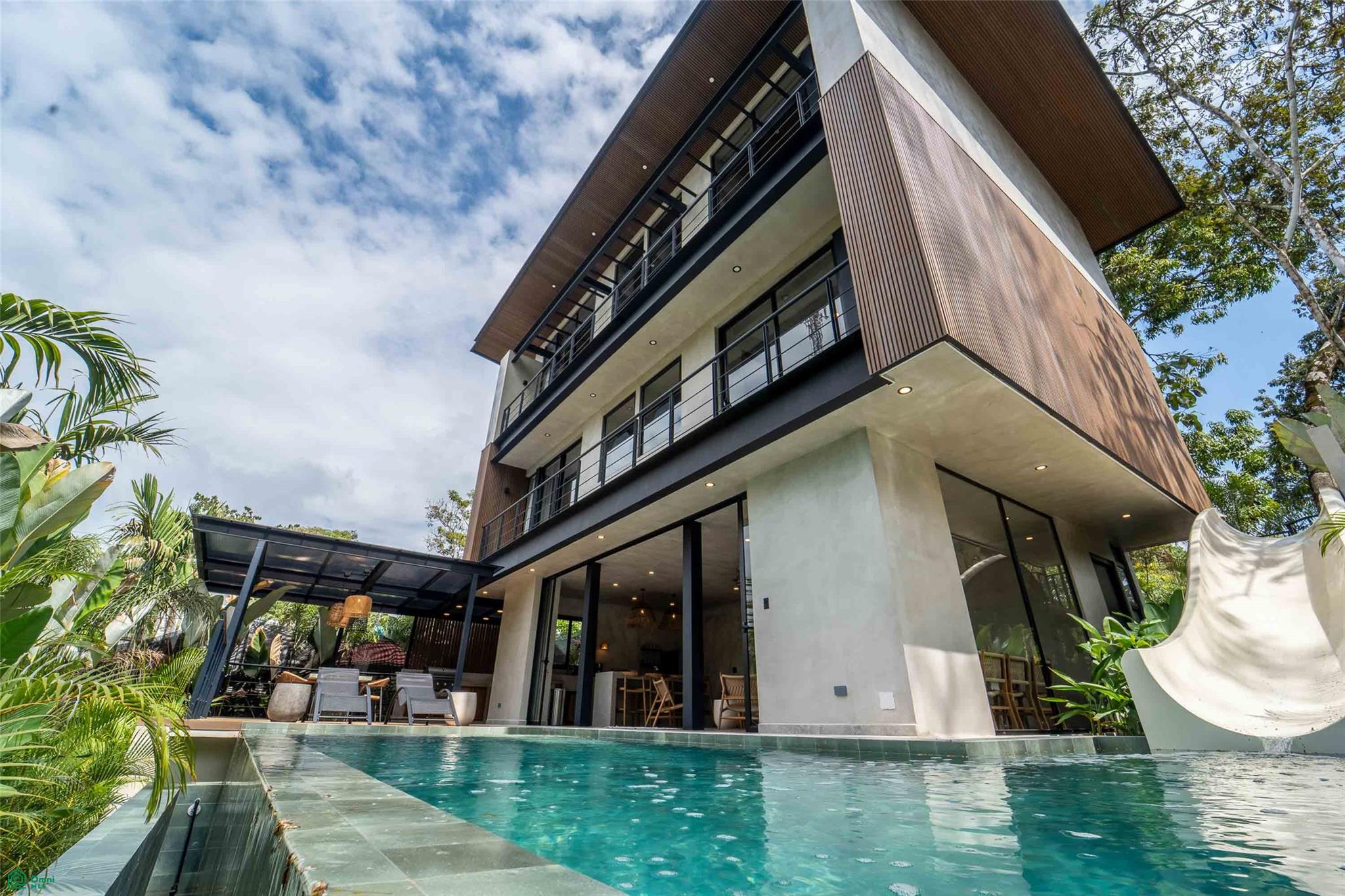 Luxury Rainforest Villa