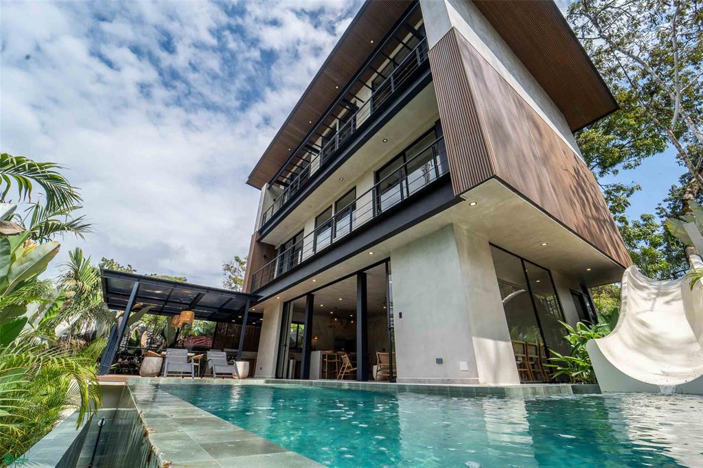 Luxury Rainforest Villa