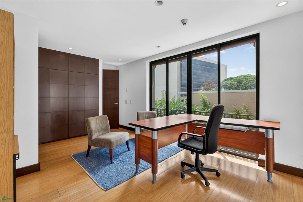 Ground Floor Luxury Condo