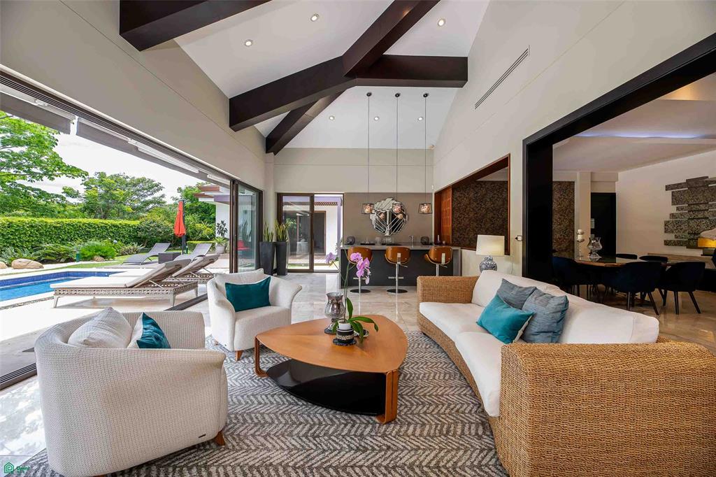 Single Level Luxury Estate