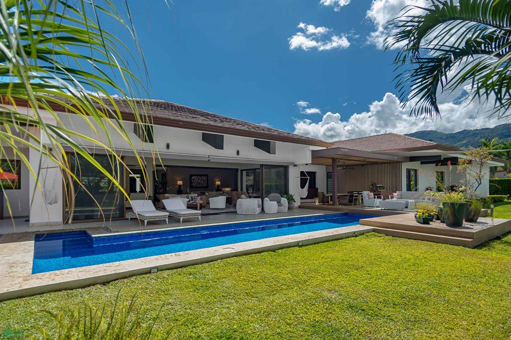 Single Level Luxury Estate
