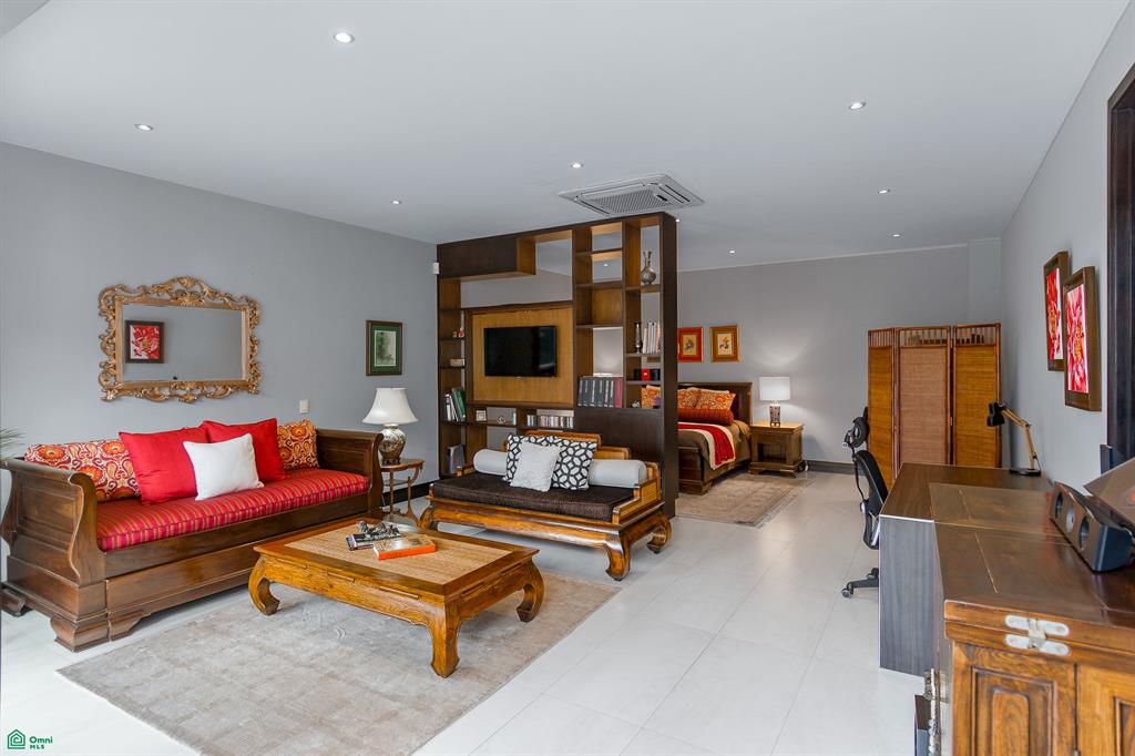 Single Level Luxury Estate