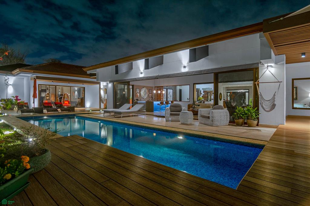 Single Level Luxury Estate