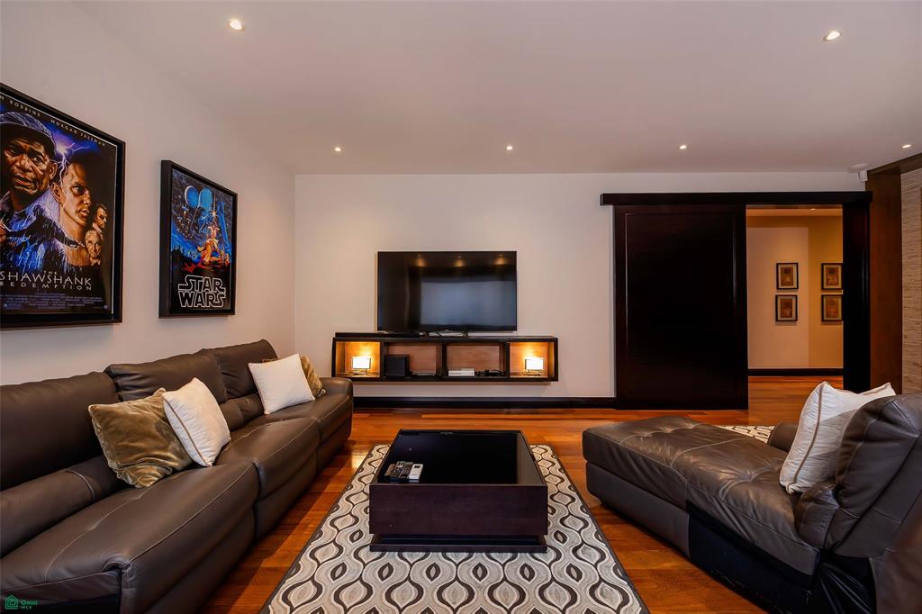 Single Level Luxury Estate