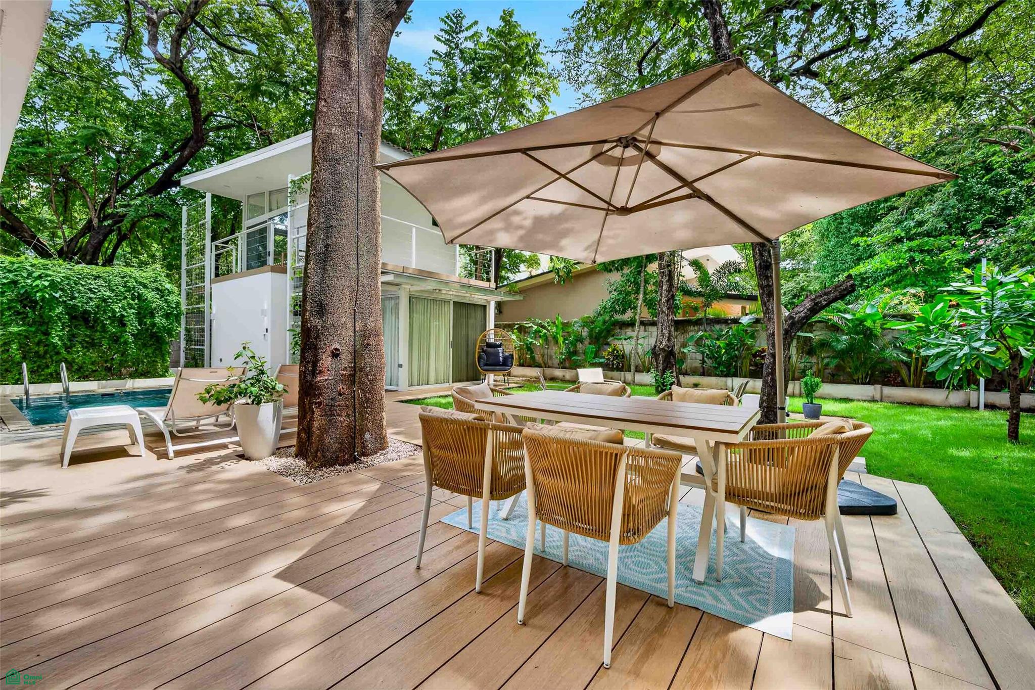 Tropical Modern Beach Home