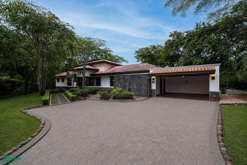 Colonial Luxury Estate