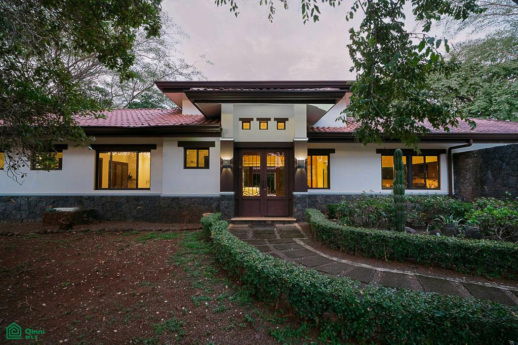 Colonial Luxury Estate