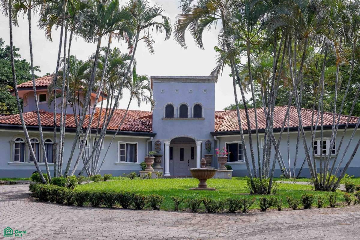 Resort Style Homestead , Turrúcares, Central, Alajuela