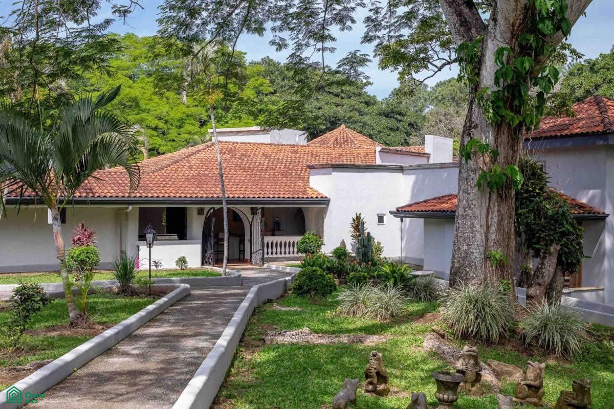 Resort Style Homestead , Turrúcares, Central, Alajuela