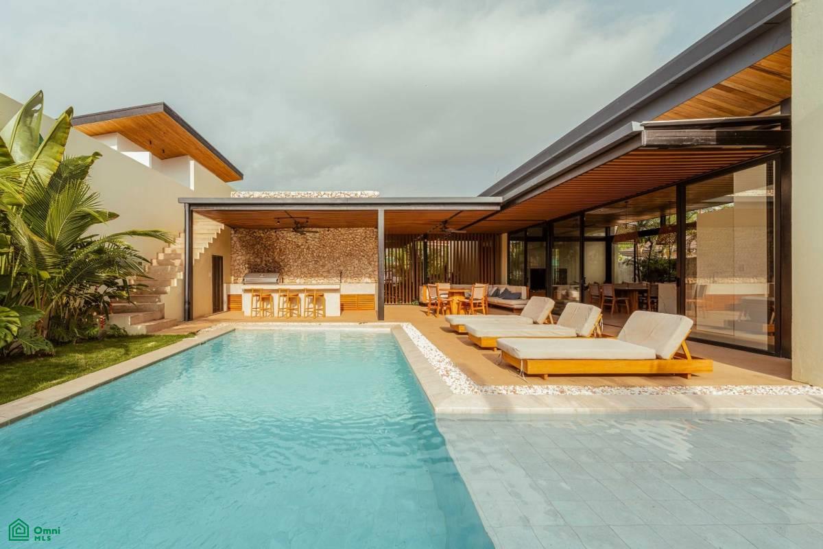 Tropical Modern Four Bedroom Home , Playa Grande, Guanacaste