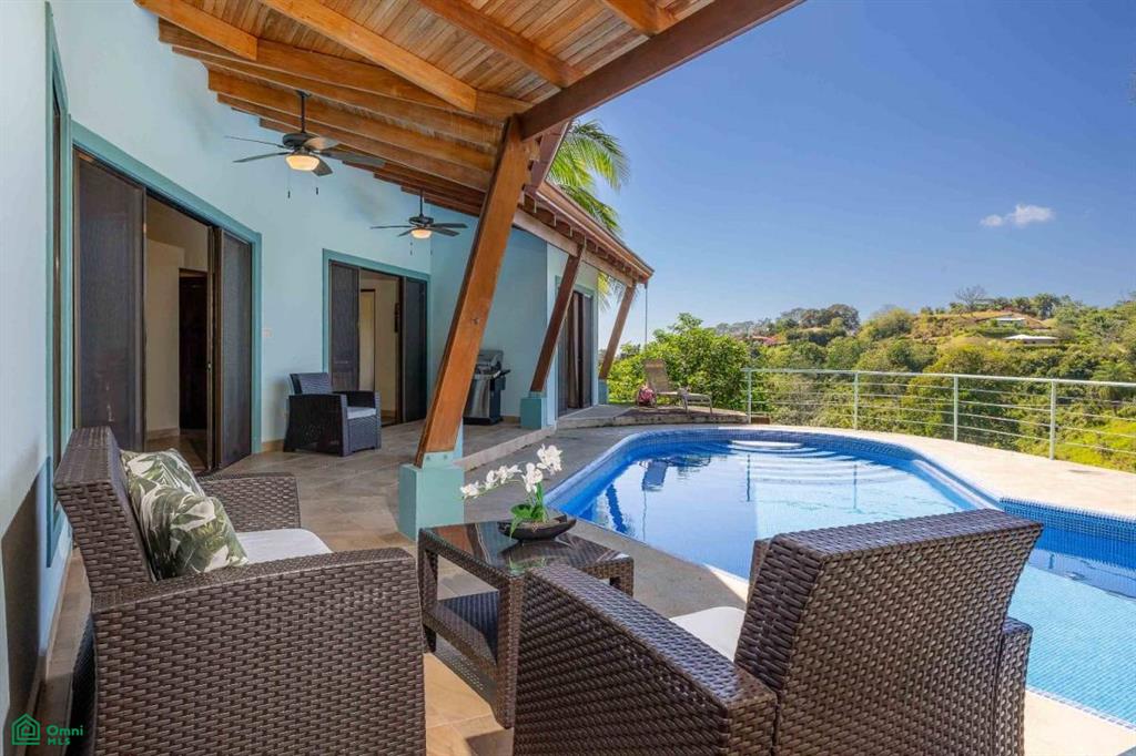 Affordable Chontales Home with Mountain and Ocean View , Puerto Cortés, Osa, Puntarenas