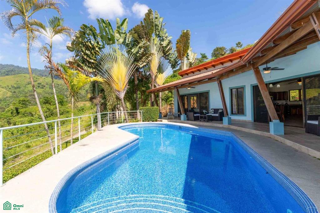 Affordable Chontales Home with Mountain and Ocean View , Puerto Cortés, Osa, Puntarenas