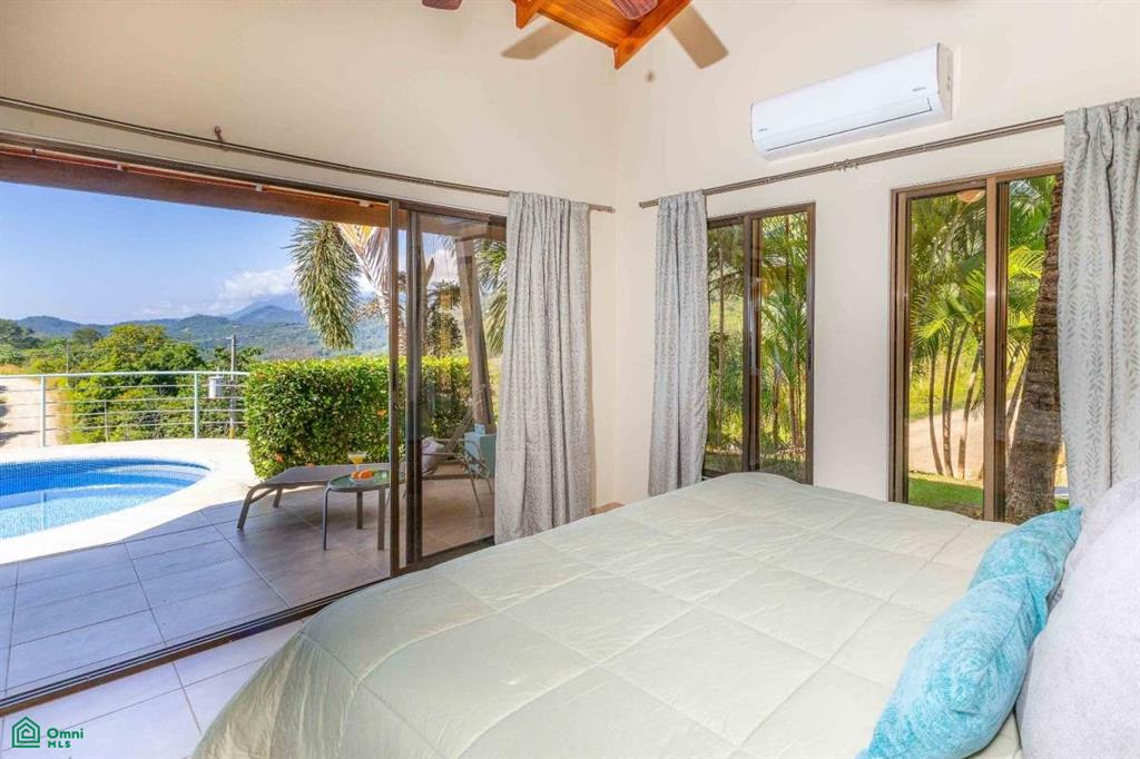 Affordable Chontales Home with Mountain and Ocean View , Puerto Cortés, Osa, Puntarenas