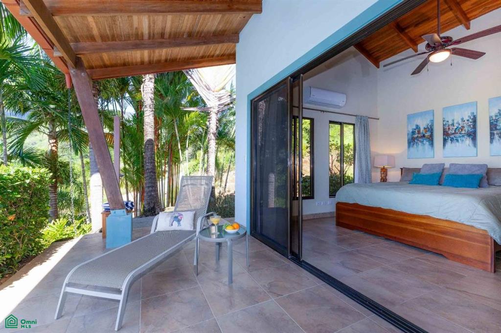 Affordable Chontales Home with Mountain and Ocean View , Puerto Cortés, Osa, Puntarenas
