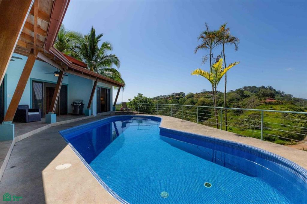 Affordable Chontales Home with Mountain and Ocean View , Puerto Cortés, Osa, Puntarenas