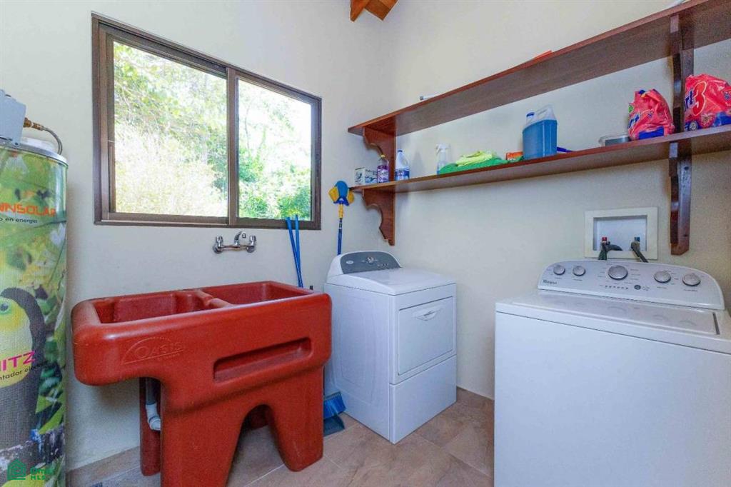 Affordable Chontales Home with Mountain and Ocean View , Puerto Cortés, Osa, Puntarenas