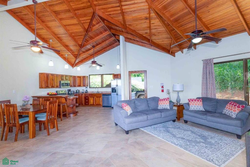 Affordable Chontales Home with Mountain and Ocean View , Puerto Cortés, Osa, Puntarenas