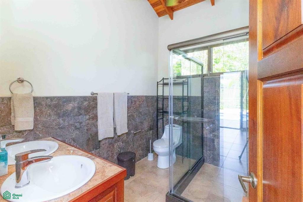 Affordable Chontales Home with Mountain and Ocean View , Puerto Cortés, Osa, Puntarenas