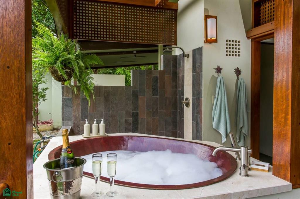 Impeccable Estate and Reserve, Overlooking Playa Hermosa , Bahía Ballena, Osa, Puntarenas