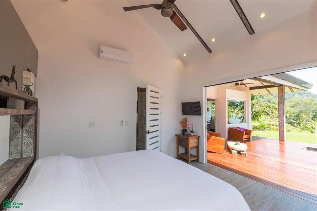 Two-bedroom Luxury Villa in Escaleras , Bahía Ballena, Osa, Puntarenas