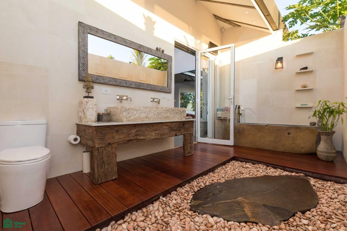 Two-bedroom Luxury Villa in Escaleras , Bahía Ballena, Osa, Puntarenas