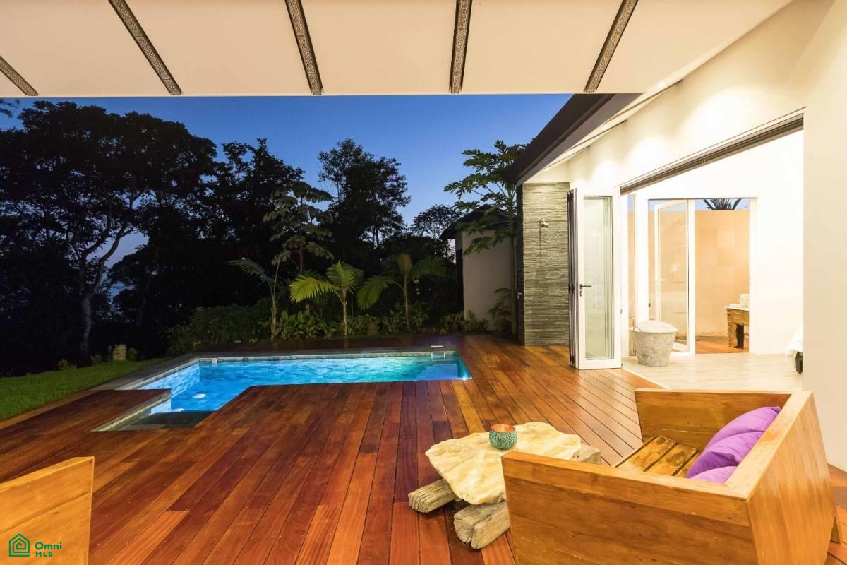 Two-bedroom Luxury Villa in Escaleras , Bahía Ballena, Osa, Puntarenas