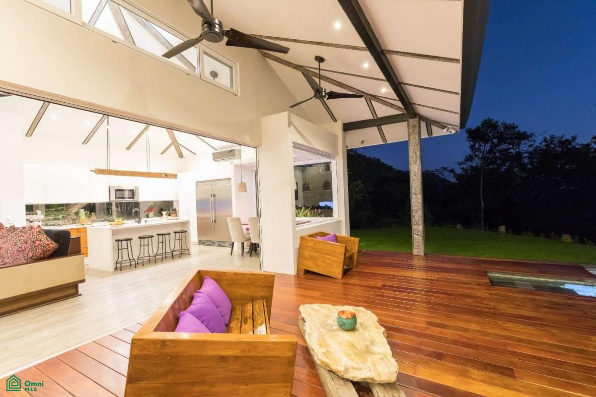 Two-bedroom Luxury Villa in Escaleras , Bahía Ballena, Osa, Puntarenas