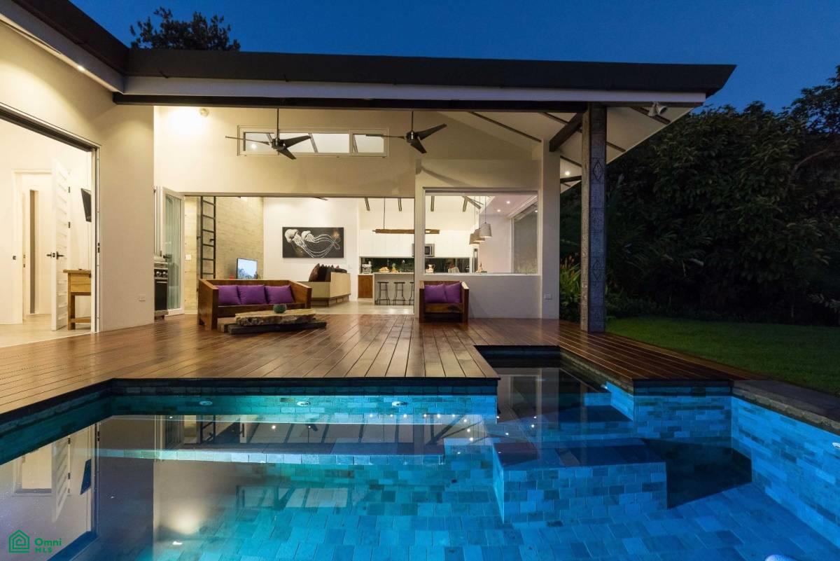 Two-bedroom Luxury Villa in Escaleras , Bahía Ballena, Osa, Puntarenas