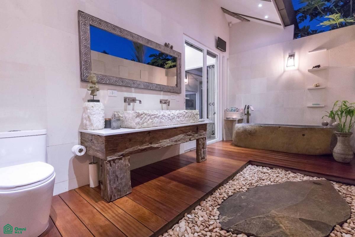 Two-bedroom Luxury Villa in Escaleras , Bahía Ballena, Osa, Puntarenas