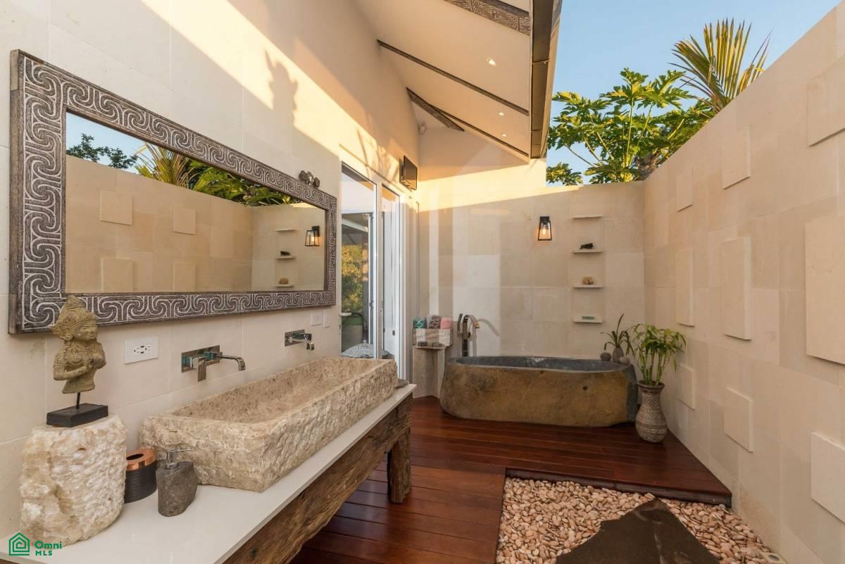 Two-bedroom Luxury Villa in Escaleras , Bahía Ballena, Osa, Puntarenas