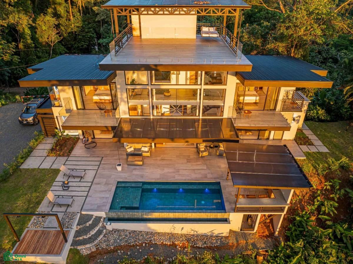 Exclusive Luxury Villa with Infinity Pool , Savegre, Quepos, Puntarenas