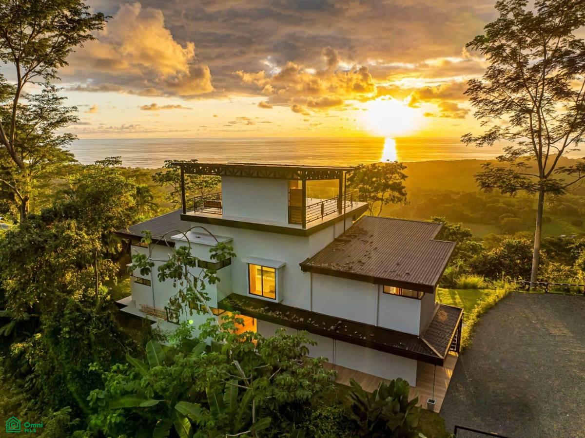 Exclusive Luxury Villa with Infinity Pool , Savegre, Quepos, Puntarenas