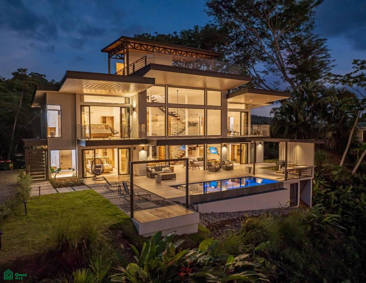 Exclusive Luxury Villa with Infinity Pool , Savegre, Quepos, Puntarenas
