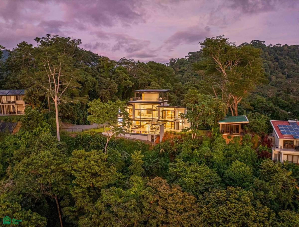 Exclusive Luxury Villa with Infinity Pool , Savegre, Quepos, Puntarenas
