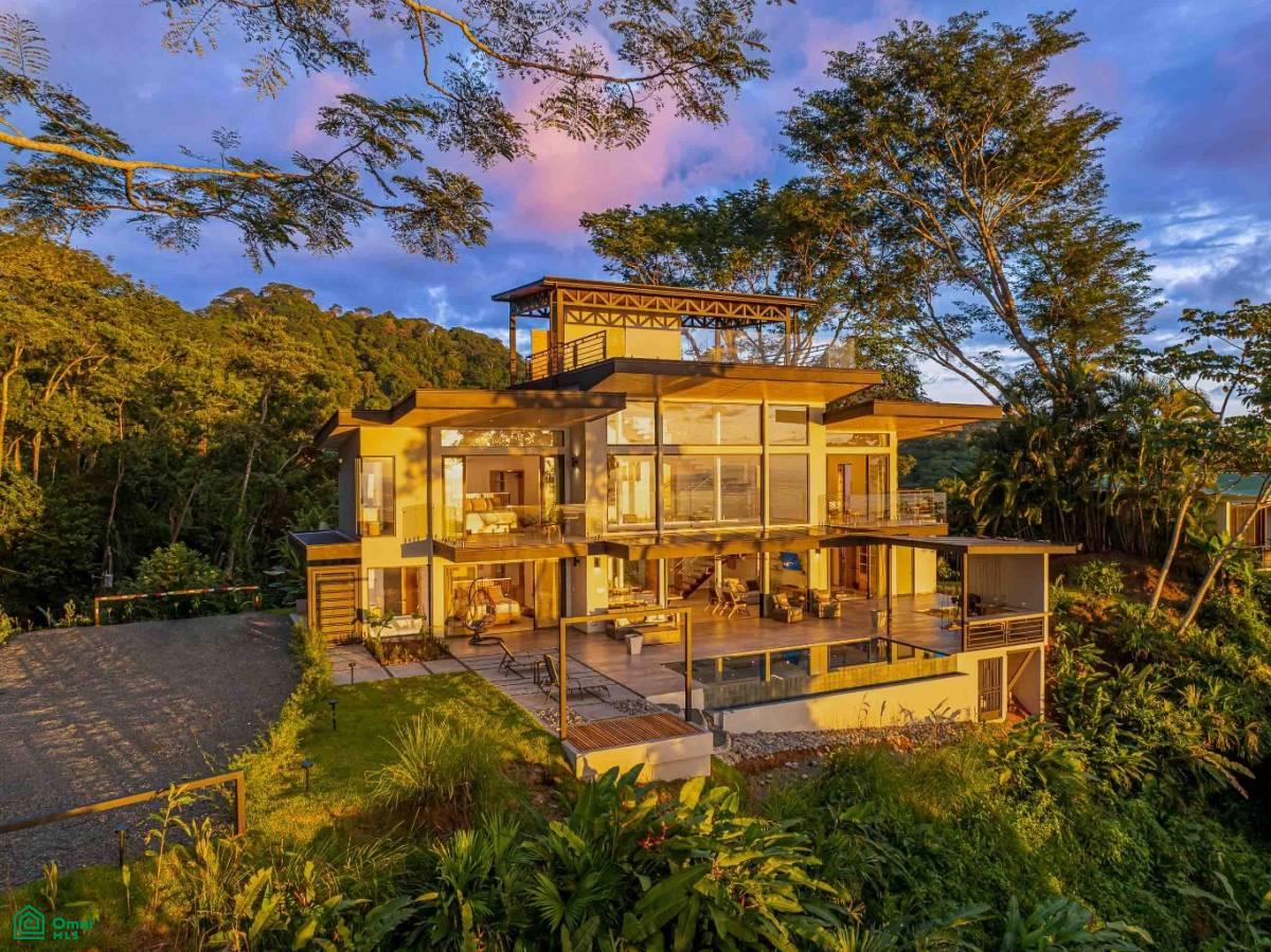 Exclusive Luxury Villa with Infinity Pool , Savegre, Quepos, Puntarenas