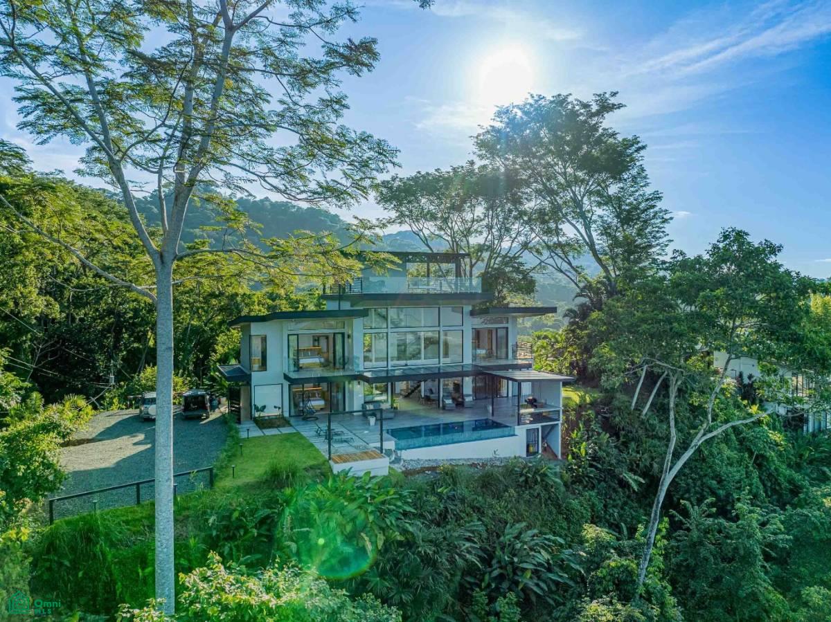 Exclusive Luxury Villa with Infinity Pool , Savegre, Quepos, Puntarenas