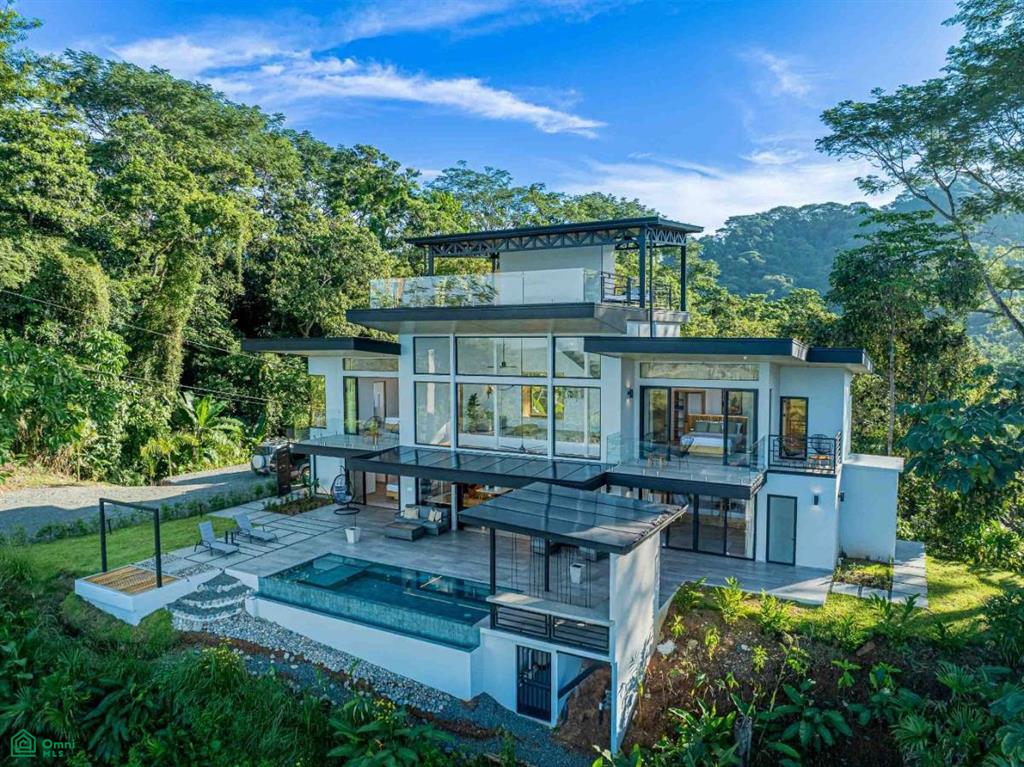 Exclusive Luxury Villa with Infinity Pool , Savegre, Quepos, Puntarenas