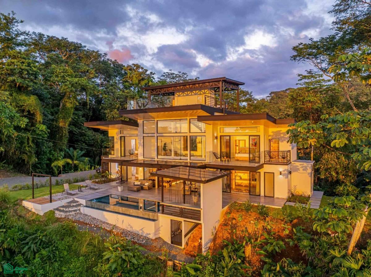 Exclusive Luxury Villa with Infinity Pool , Savegre, Quepos, Puntarenas