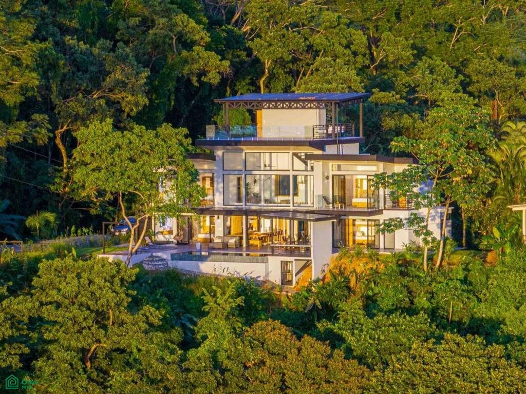 Exclusive Luxury Villa with Infinity Pool , Savegre, Quepos, Puntarenas
