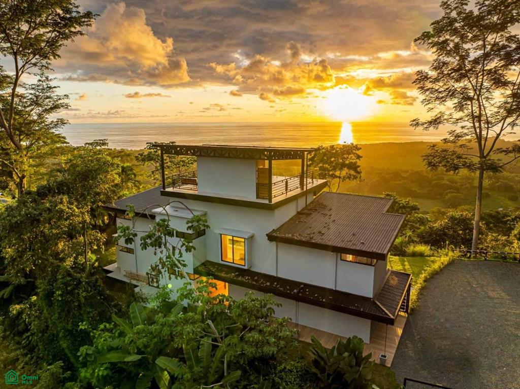 Exclusive Luxury Villa with Infinity Pool , Savegre, Quepos, Puntarenas