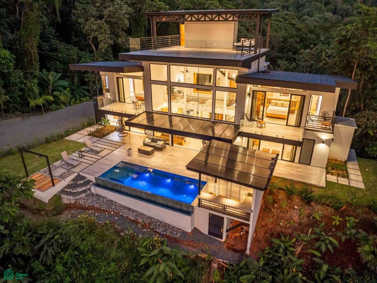 Exclusive Luxury Villa with Infinity Pool , Savegre, Quepos, Puntarenas