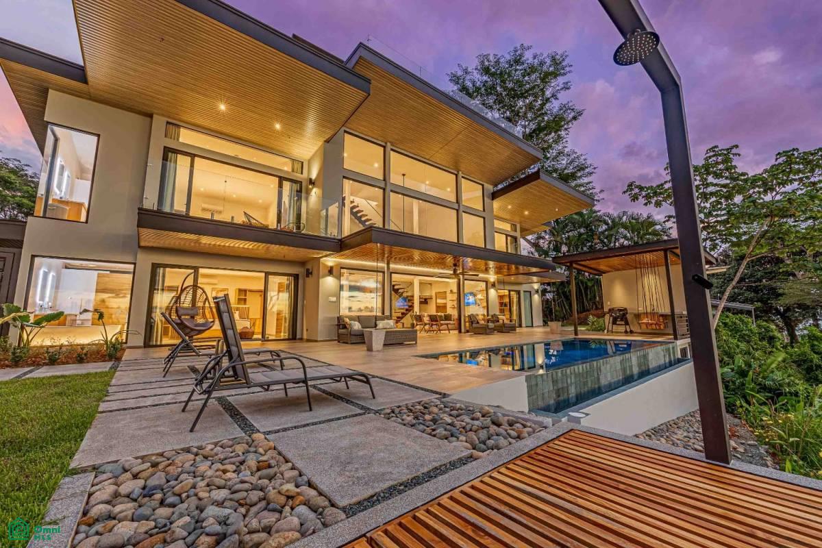 Exclusive Luxury Villa with Infinity Pool , Savegre, Quepos, Puntarenas